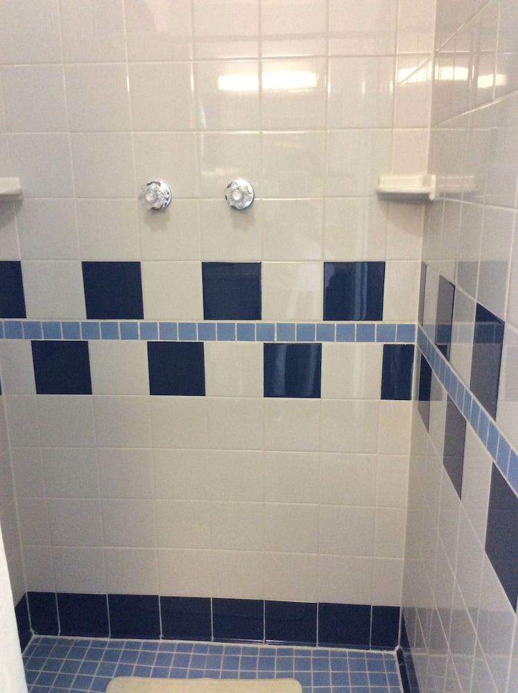 Regency Inn Comanche - photo 20