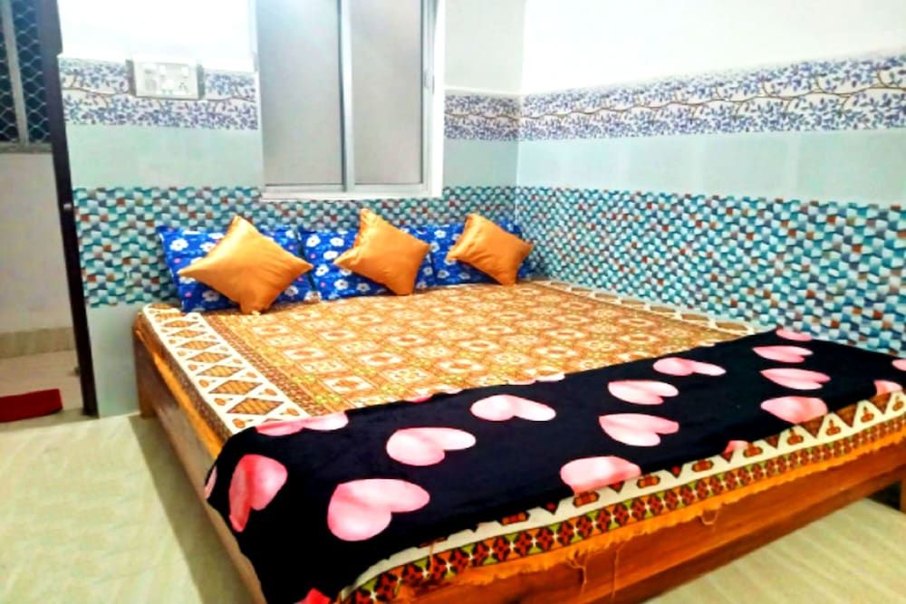 Goroomgo Glory Puri in Puri, India