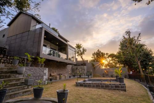 SaffronStays Elysian - carbon neutral hotel in Unknown City