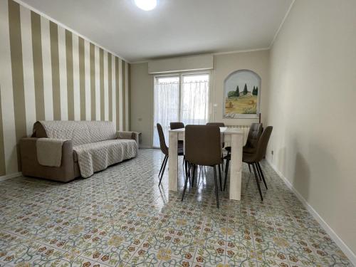 Stefano's Guests House: 2 bedrooms & parking in Viareggio — 4-Star Luxury Hotel in Viareggio, Italy