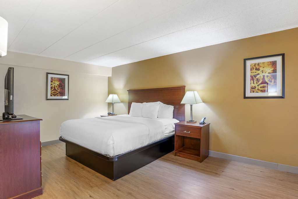 Best Western Plus Governor's Inn - photo 15