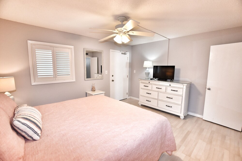 0212 Waters Edge Resort 3 Bedroom Condo by RedAwning - photo 10