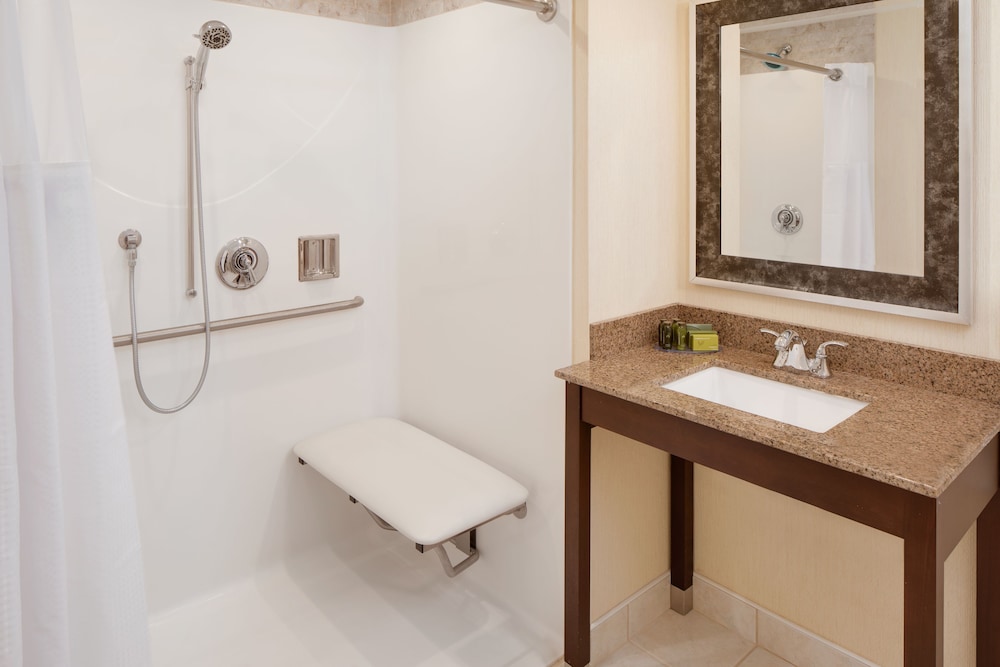 Westford Regency Inn and Conference Center - photo 8