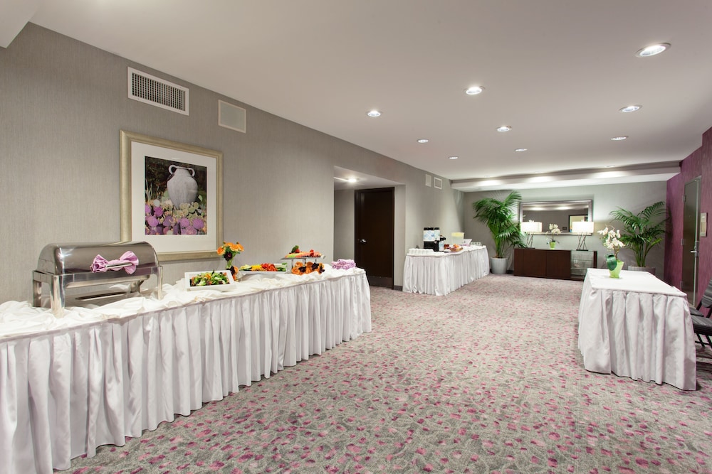 Hilton Garden Inn Irvine Orange County Airport - photo 36