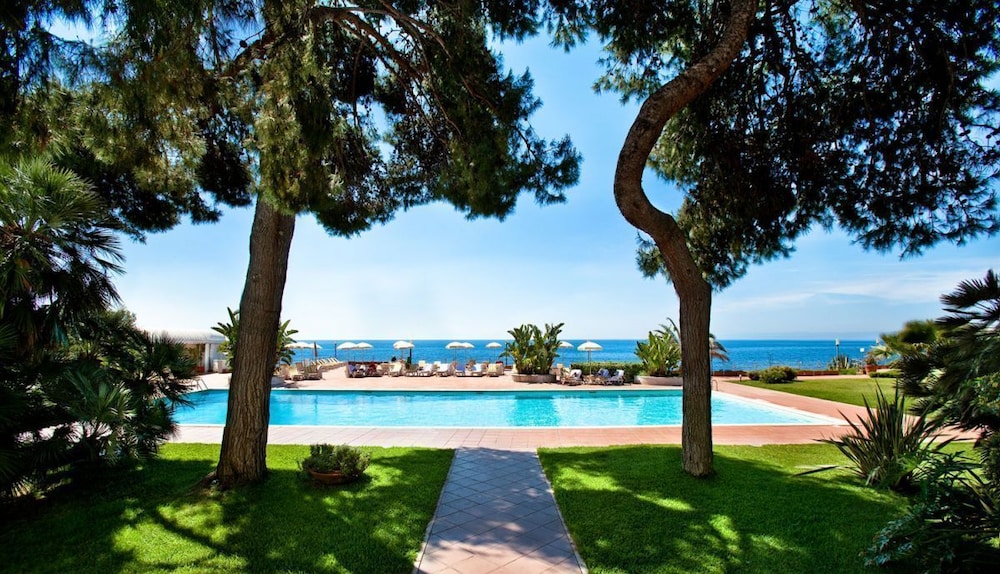 Grand Hotel Baia Verde - carbon neutral hotel in Aci Castello