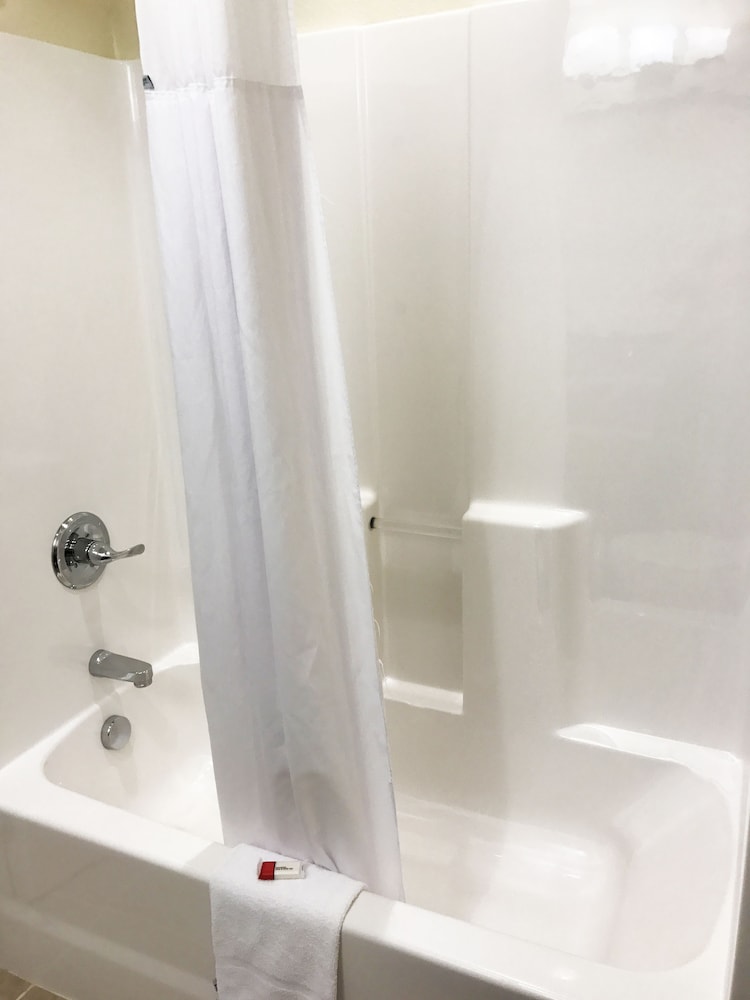 Quality Inn & Suites Caldwell I 77 - photo 14