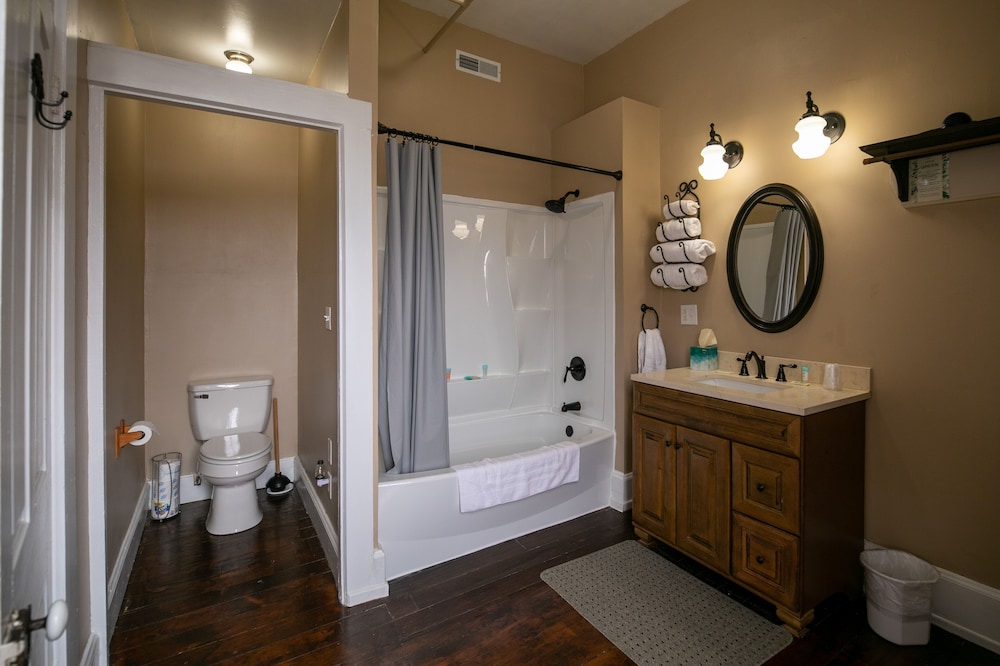 Nauvoo Temple House Hotel - photo 57