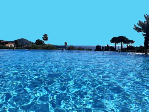 Village Cap Esterel Piscine Plage — Saint Raphael
