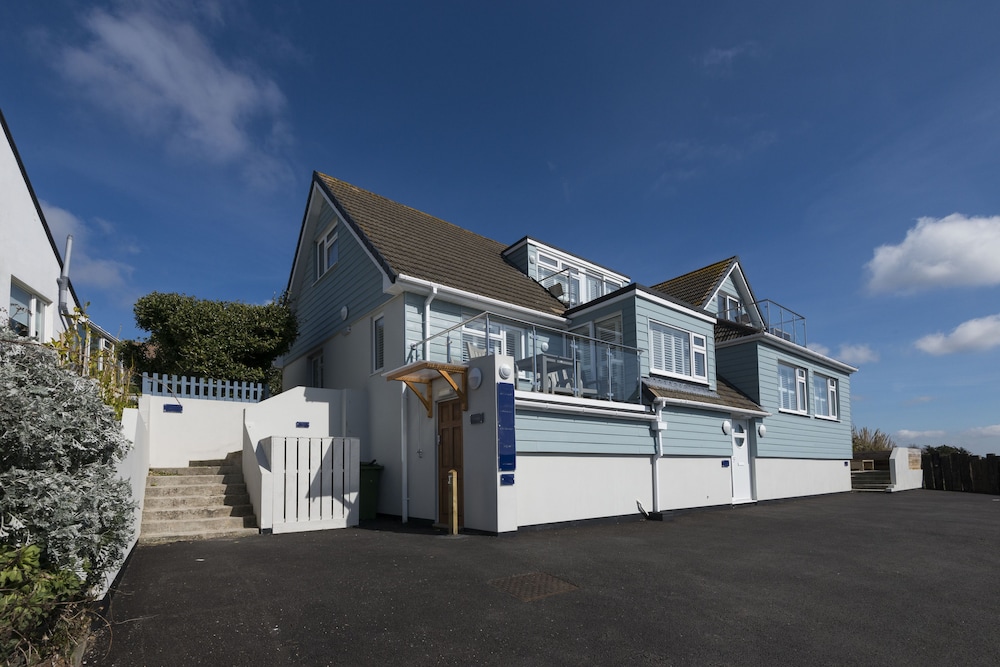 Mawgan Porth Apartments — 4-Star Luxury Hotel in Newquay, United Kingdom