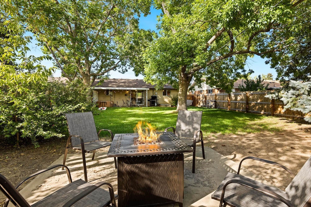 Northstar Roost Private Backyard W Hot Tub in Loveland, United States