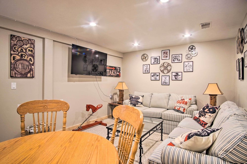 Rustic Rothbury Cabin with Resort Amenity Access - photo 17
