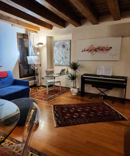 Juliets Bed Art Verona — 4-Star Luxury Hotel in Verona, Italy