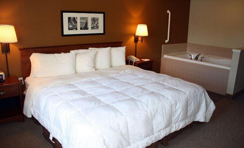 AmericInn by Wyndham Charlevoix - photo 8