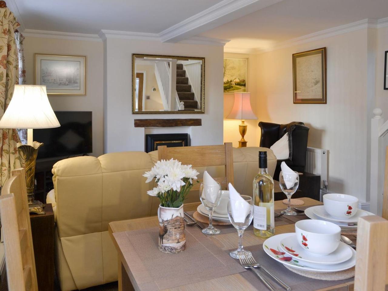 Benny's Cottage — 4-Star Luxury Hotel in Hotham, United Kingdom