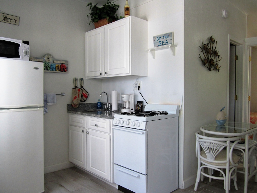 Tropical Winds Motel & Cottages - photo 29