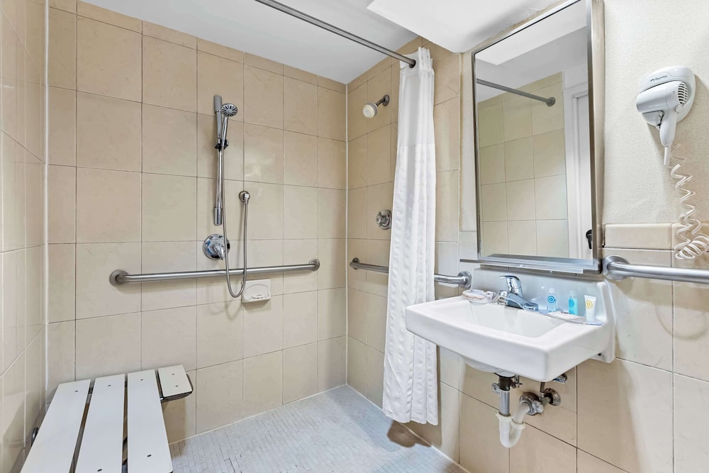Comfort Inn & Suites Somerset New Brunswick - photo 12