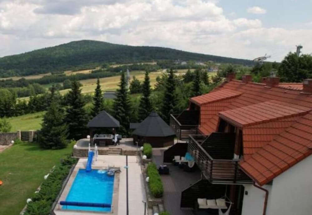 Apartamenty Pod Łysicą & SPA przy stoku basen jacuzzi sauna — 4-Star Luxury Hotel in Kielce, Poland