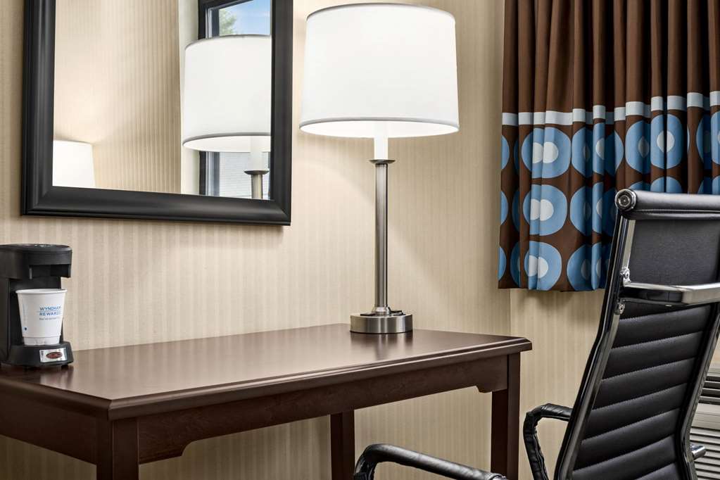 Super 8 by Wyndham Grove City - photo 30