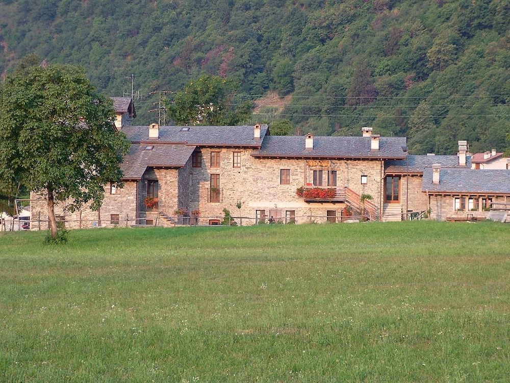 Le Case dei Baff — hotel in Ardenno