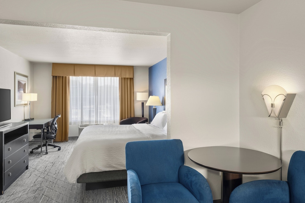 Holiday Inn Express & Suites New Buffalo by IHG - photo 15