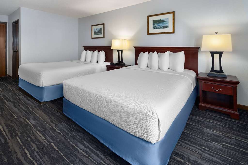 Days Inn by Wyndham Iron Mountain - photo 20