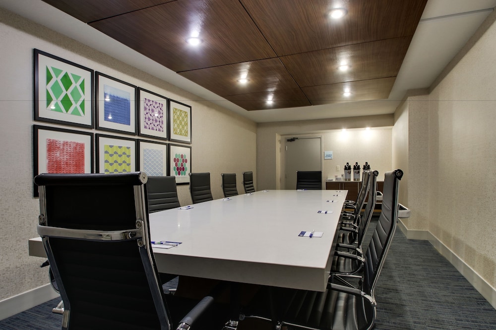 Holiday Inn Express & Suites Wapakoneta by IHG - photo 68