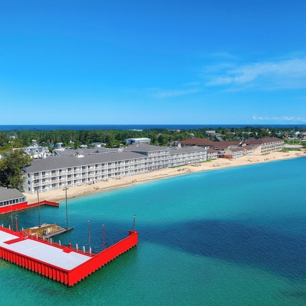 Hamilton Inn Select Beachfront Mackinaw City - photo 43