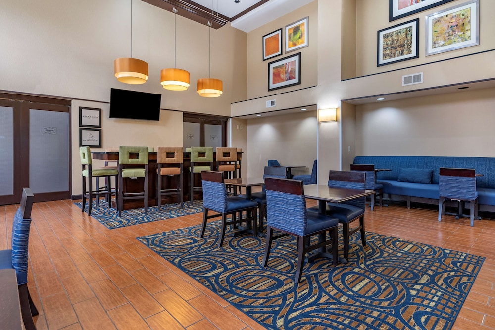 Hampton Inn & Suites Louisville East - photo 34