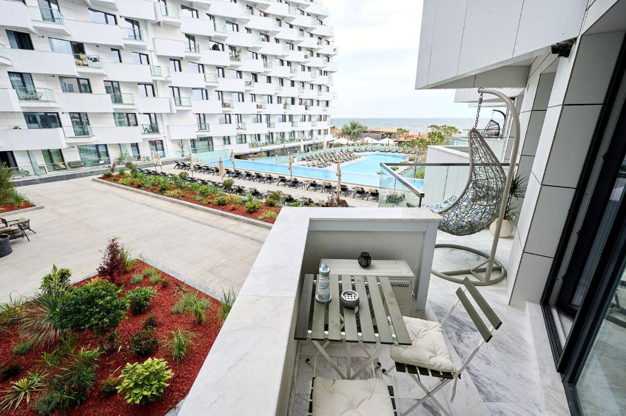 Infinity Summer Crib Beach Resort parking in Unknown City, Romania