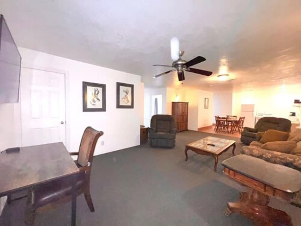 The Snuggle Inn - photo 46
