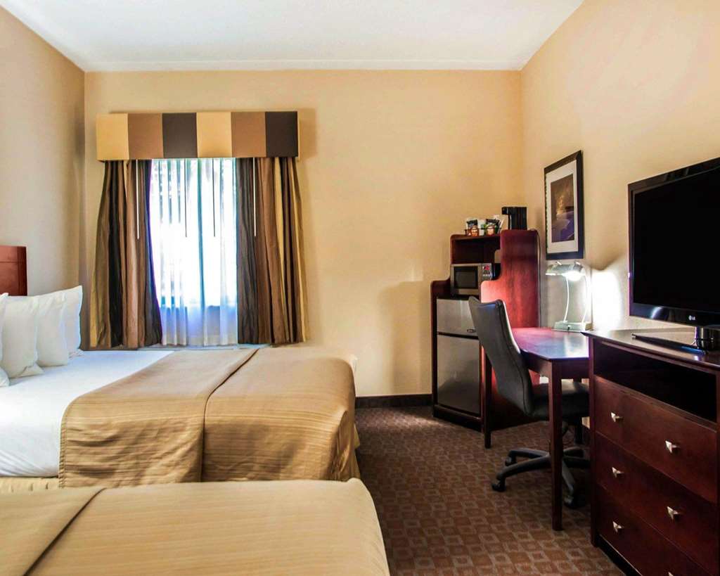 Quality Inn & Suites Peoria North - photo 12