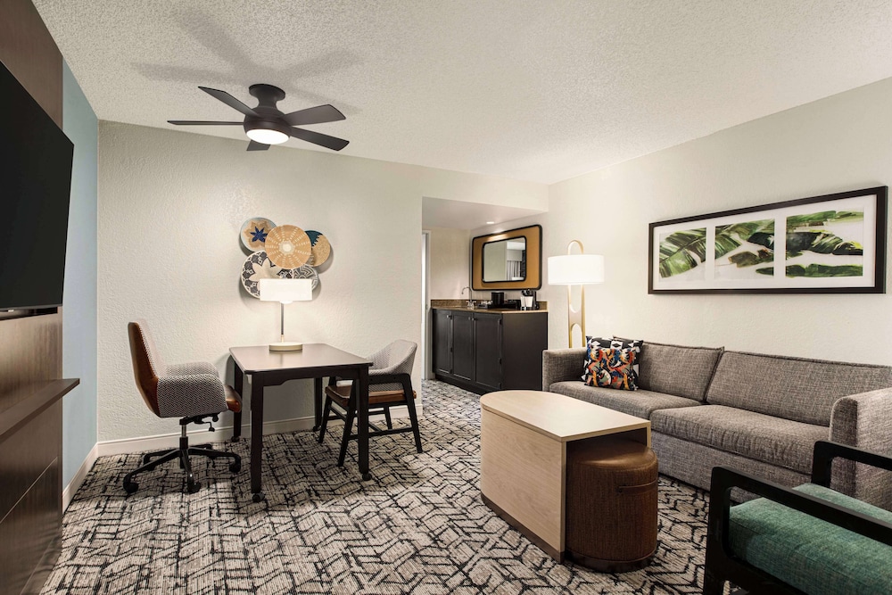 Embassy Suites by Hilton Fort Lauderdale 17th Street - photo 28