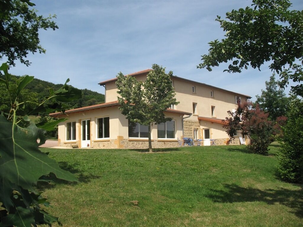 La Ferme Du Chapi - carbon neutral hotel in Lyon
