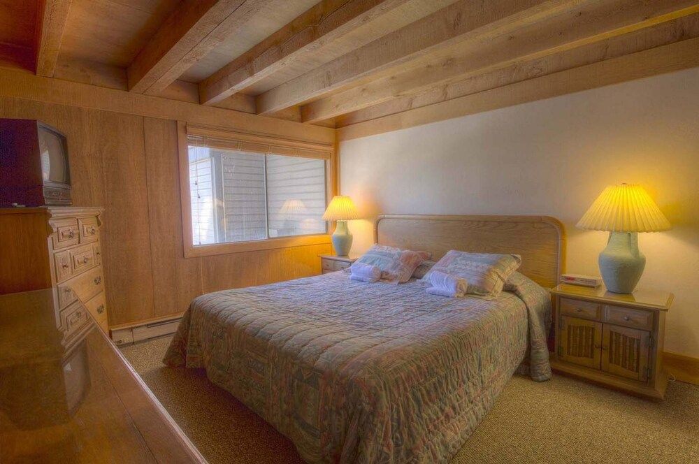Lake Village Resort 3 Bedroom Townhouse by RedAwning - photo 13