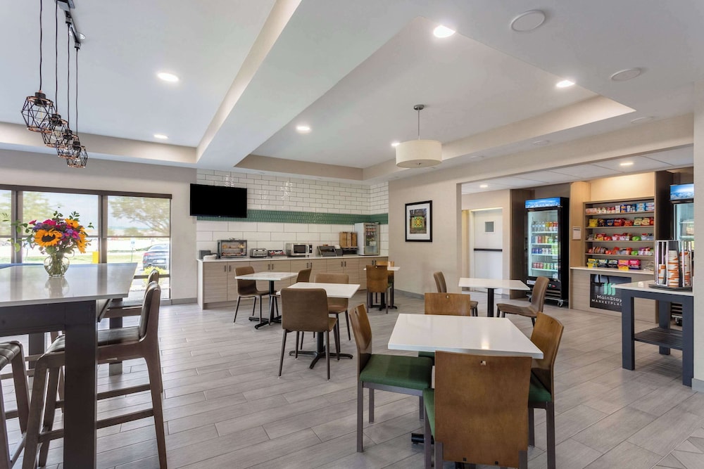 MainStay Suites Bourbonnais Kankakee - photo 33
