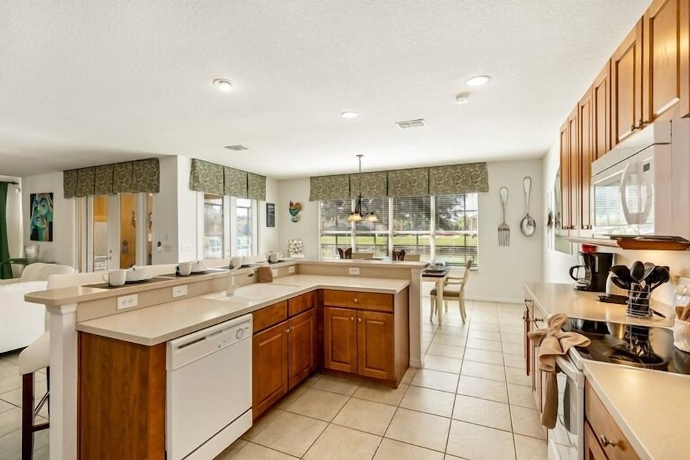 Lakeside Landing 6 Bedrooms - photo 16