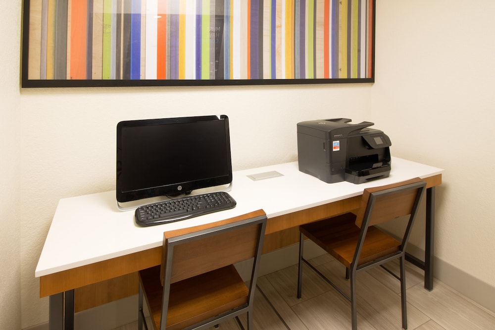Holiday Inn Express & Suites Worthington by IHG - photo 26