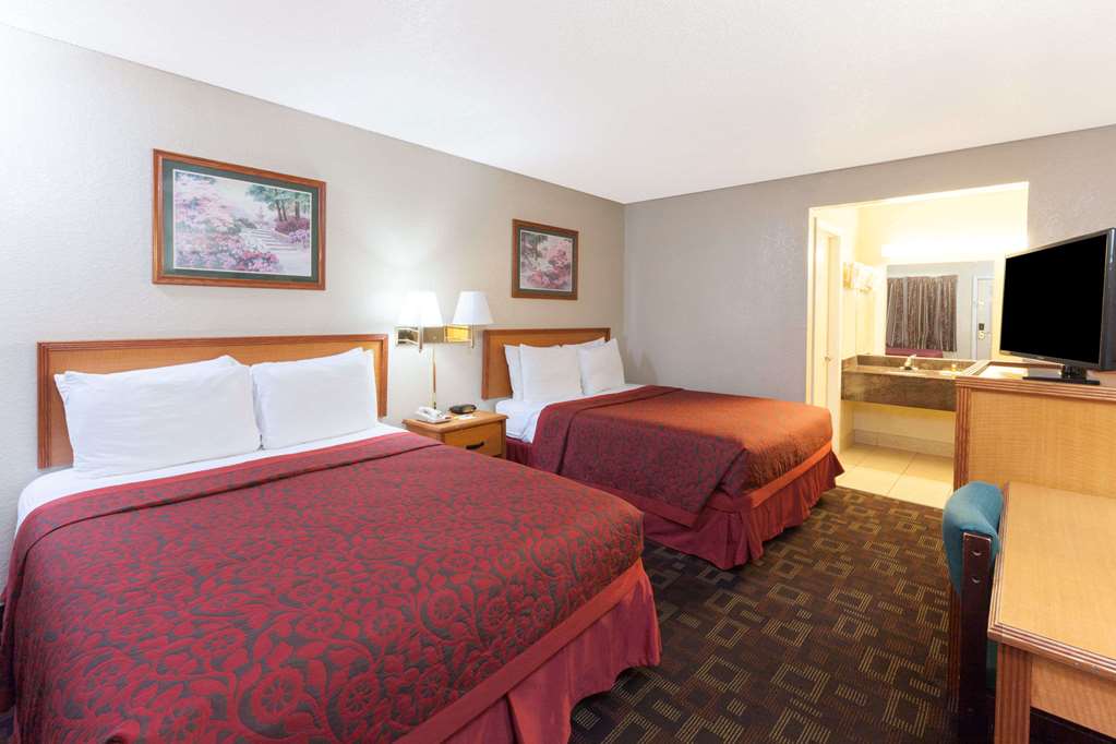 Days Inn by Wyndham Oklahoma City Fairground - photo 4