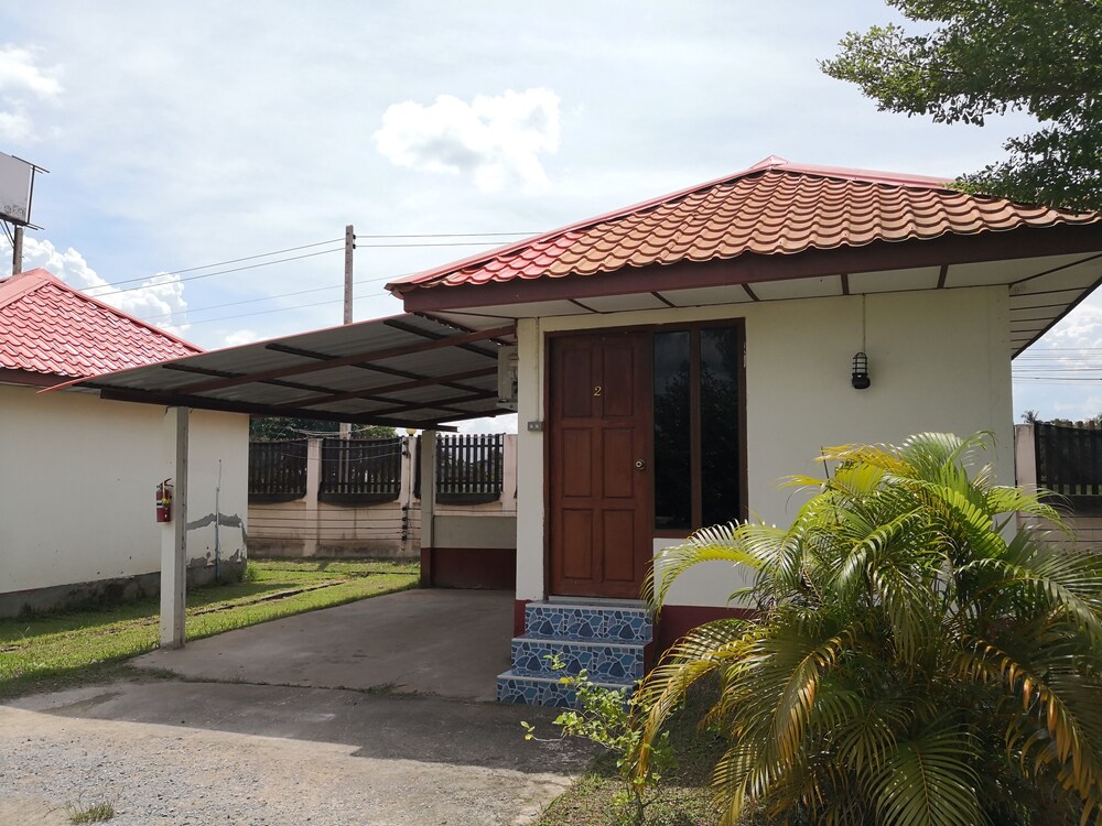 Honeymoon Resort — hotel in Na Klang