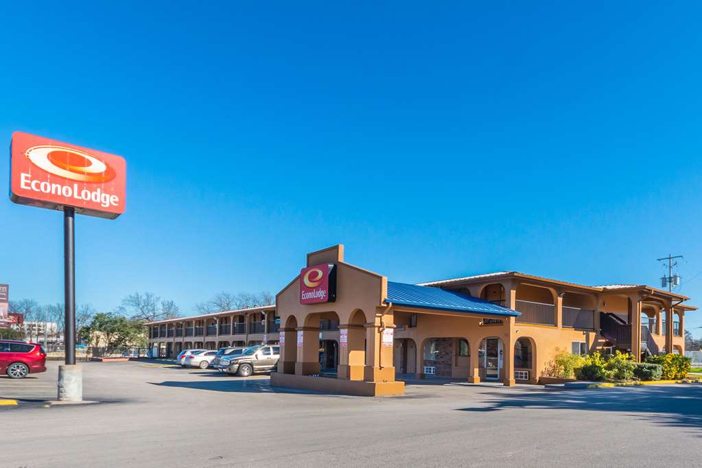 Econo Lodge San Marcos University Area - photo 3