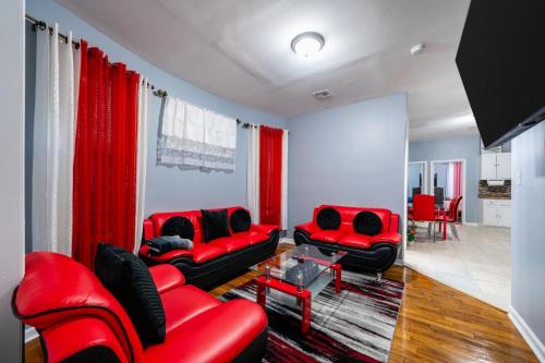 Newark 3BR Gem Near NYC & Attractions — 4-Star Luxury Hotel in Newark, United States