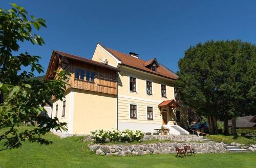 Apartment Hollenstein — 4-Star Luxury Hotel in Hollenstein An Der Ybbs, Austria