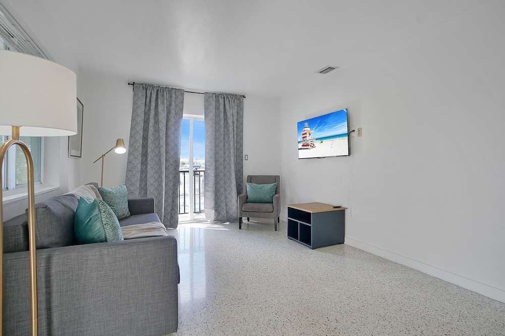 Stylish Wynwood Flats - photo 16