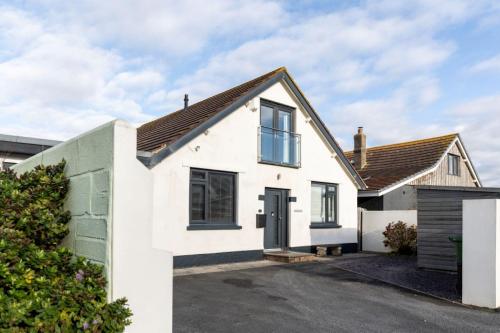 Stylish beachside house with superb coastal views — 4-Star Luxury Hotel in Bideford, United Kingdom