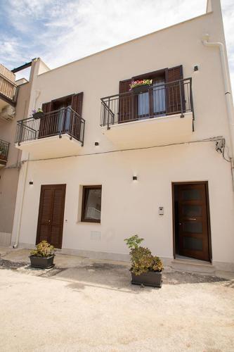 La Chiostrina 2 — 4-Star Luxury Hotel in Castellammare Del Golfo, Italy