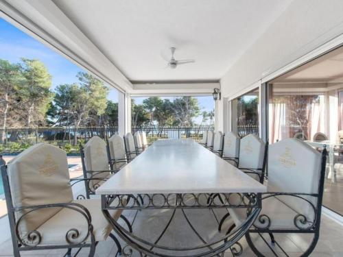 Villa Carolus in Vodice Five Bedroom Villa with Terrace and Swimming pool — 4-Star Luxury Hotel in Vodice, Croatia