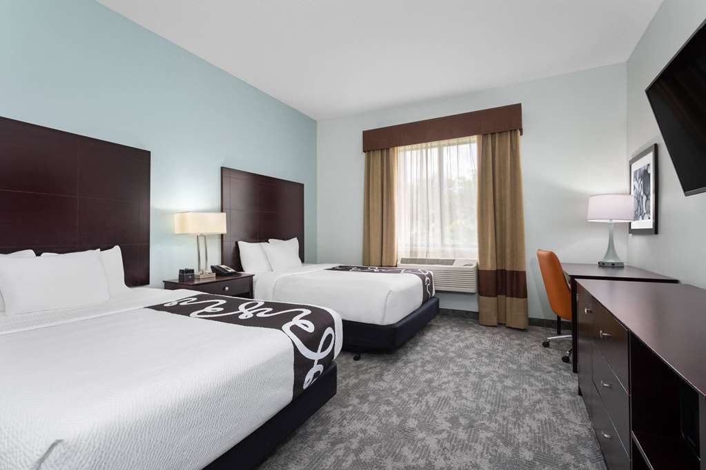 La Quinta Inn & Suites by Wyndham Bonita Springs Naples N. - photo 21