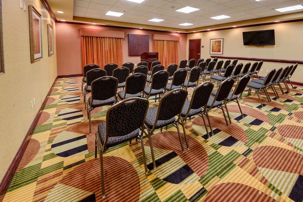 Hampton Inn Corsicana - photo 40