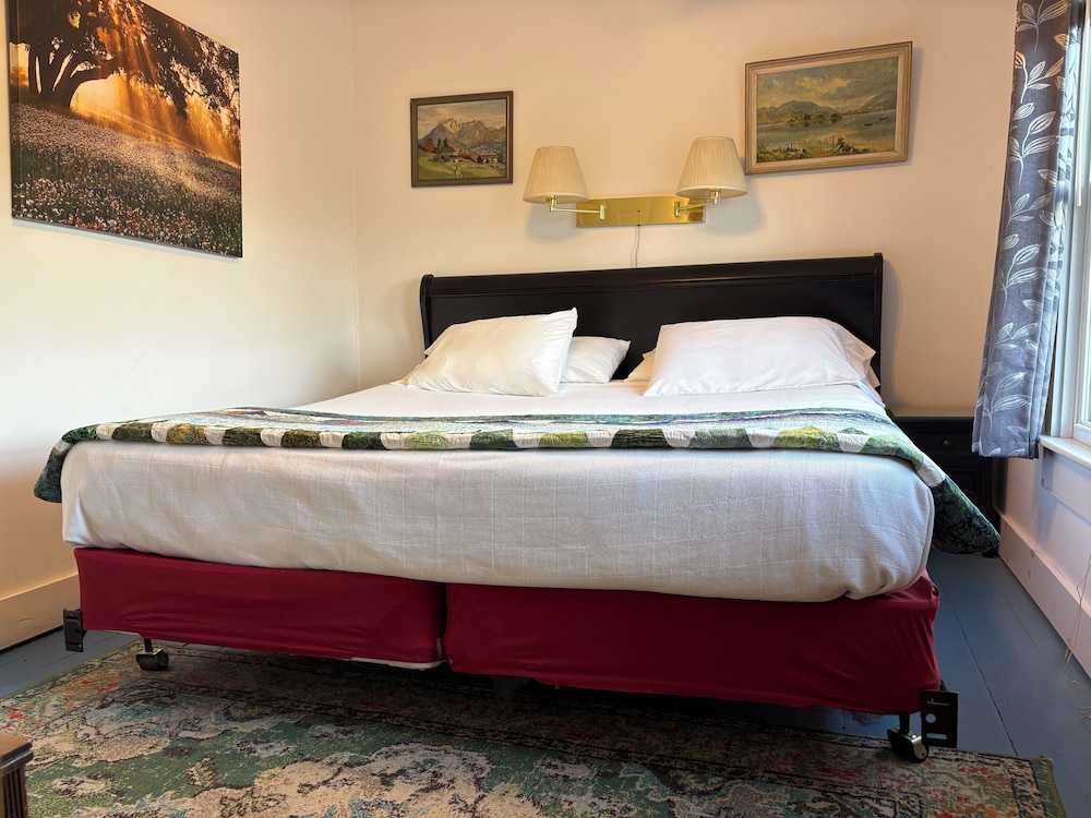 Whiteface Farm Adirondack Bed and Breakfast - photo 5