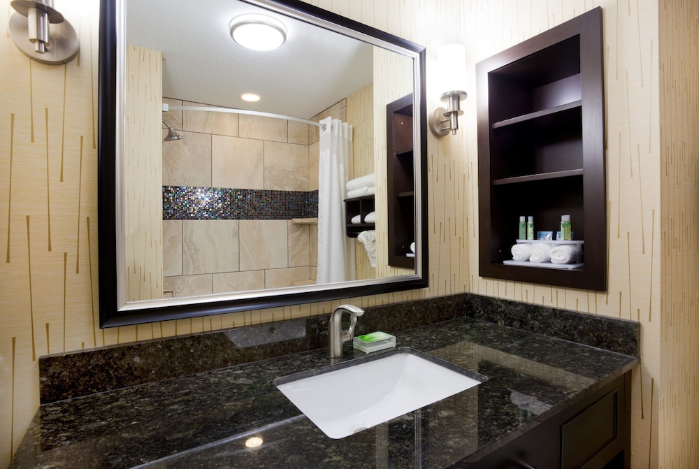 Holiday Inn Express & Suites Davenport by IHG - photo 19
